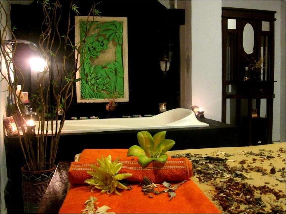 ヨクロ ホテル クラテン Klaten エクステリア 写真
