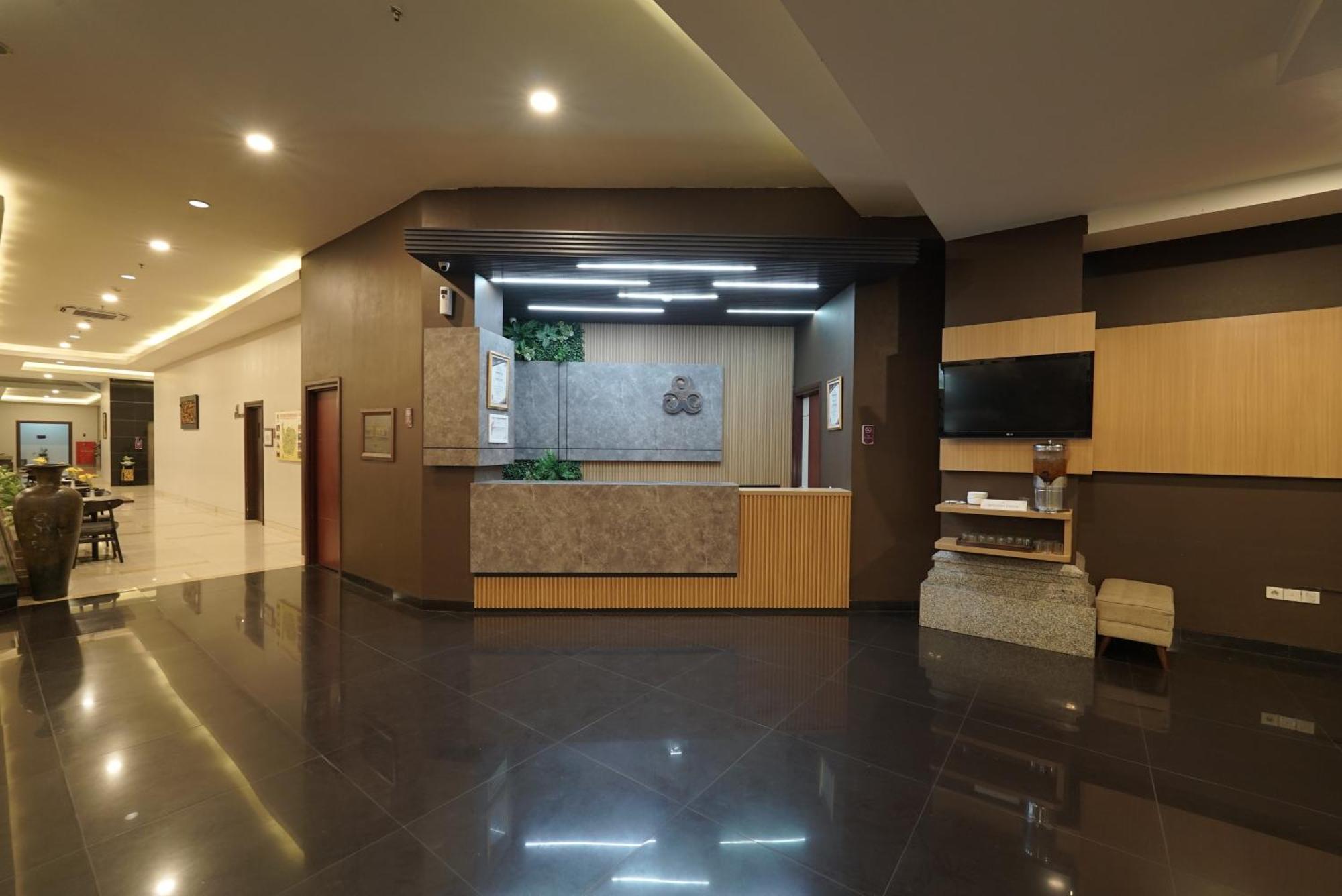 ヨクロ ホテル クラテン Klaten エクステリア 写真